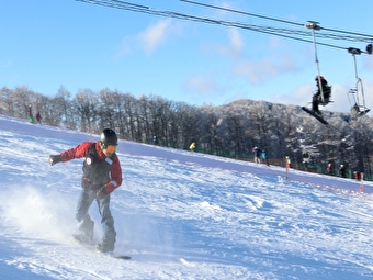 【3月中旬スタート】かぐらスキー場でのレンタルスタッフの求人画像