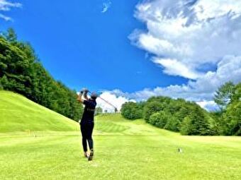 【リゾートバイト　北軽井沢】ゴルフ場の求人画像